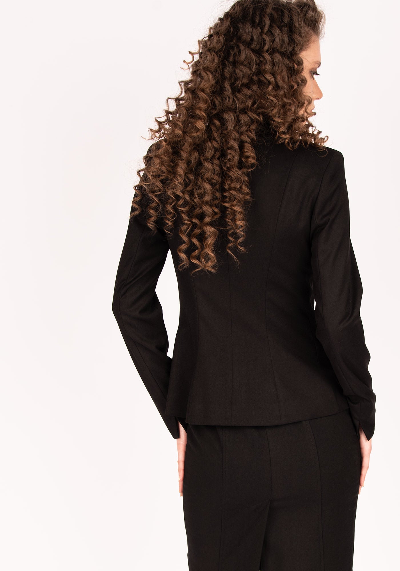 Women's Fitted Blazer in Black