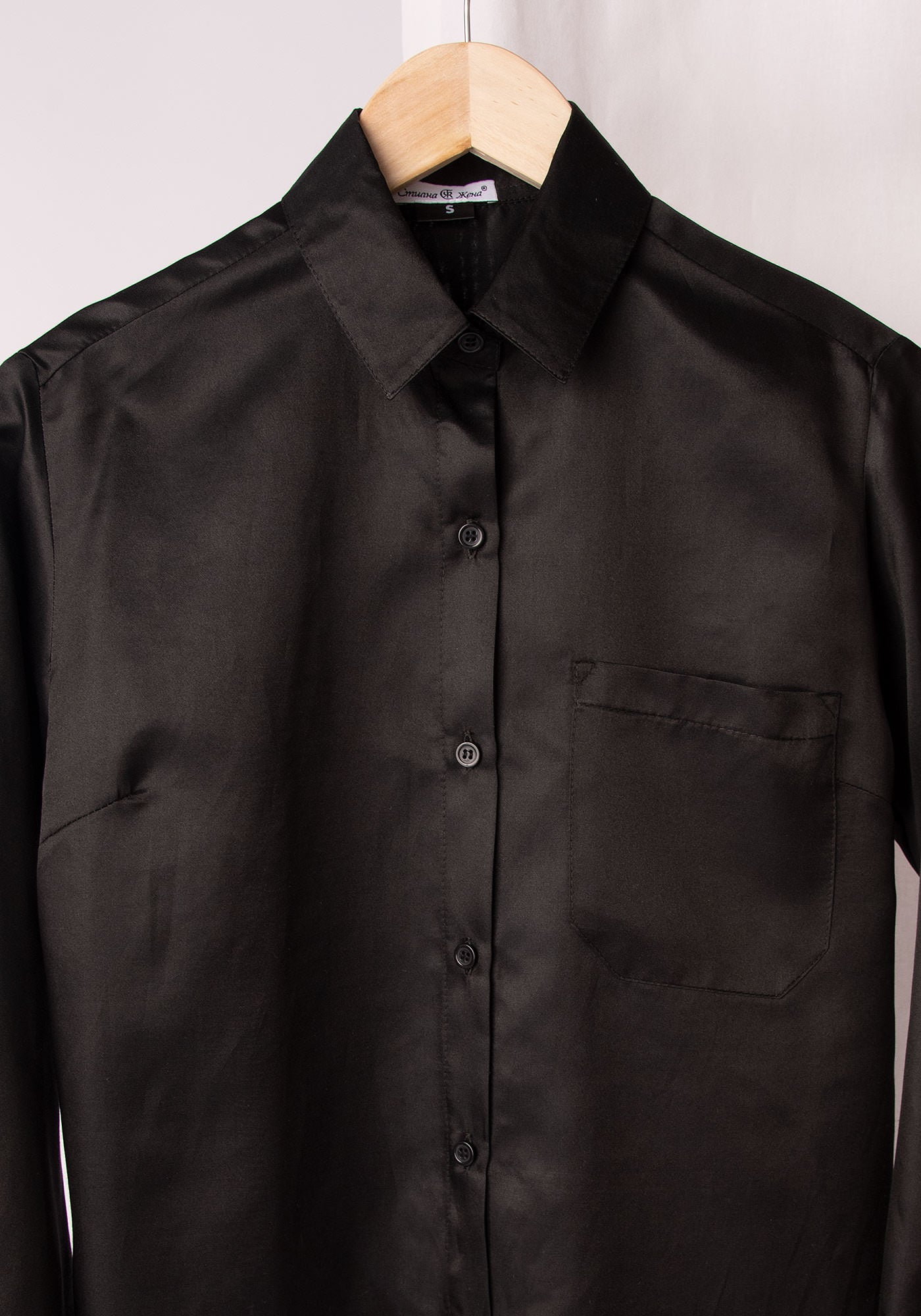 Свободна Дамска Риза от Копринен Микс в Черно