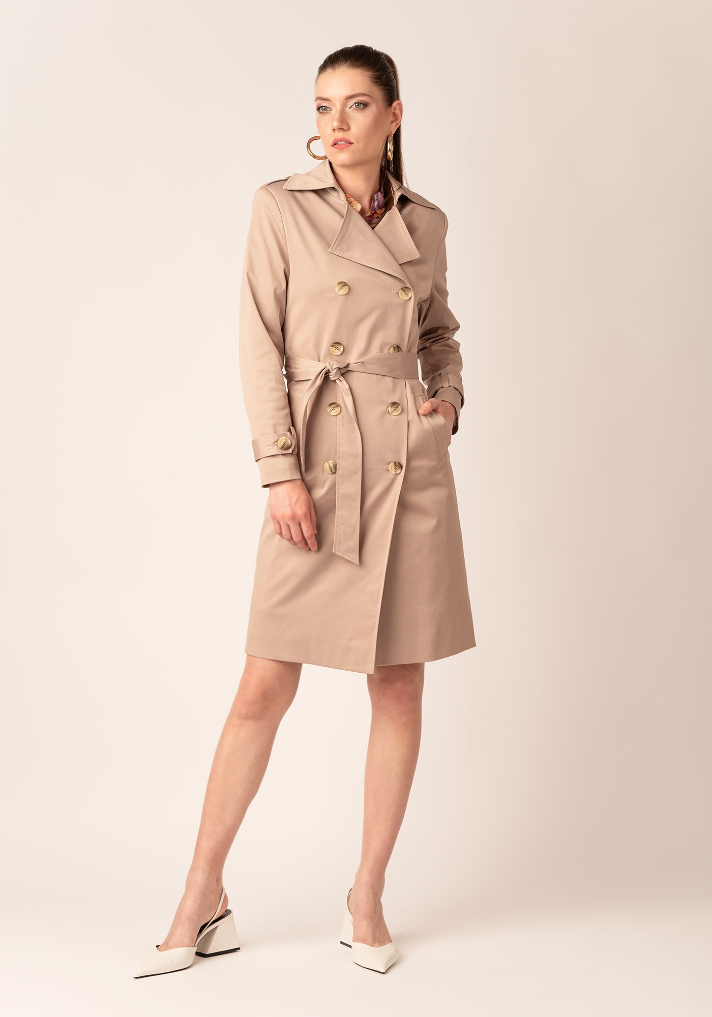 Women's Tailored Double breasted Trench coat in Beige – Стилна Жена