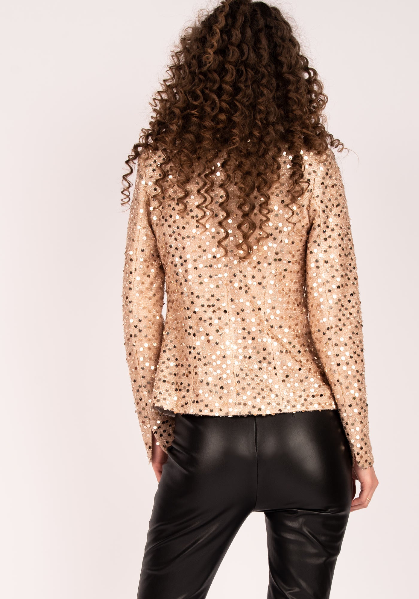 Вталено Дамско Сако от Златисти Пайети