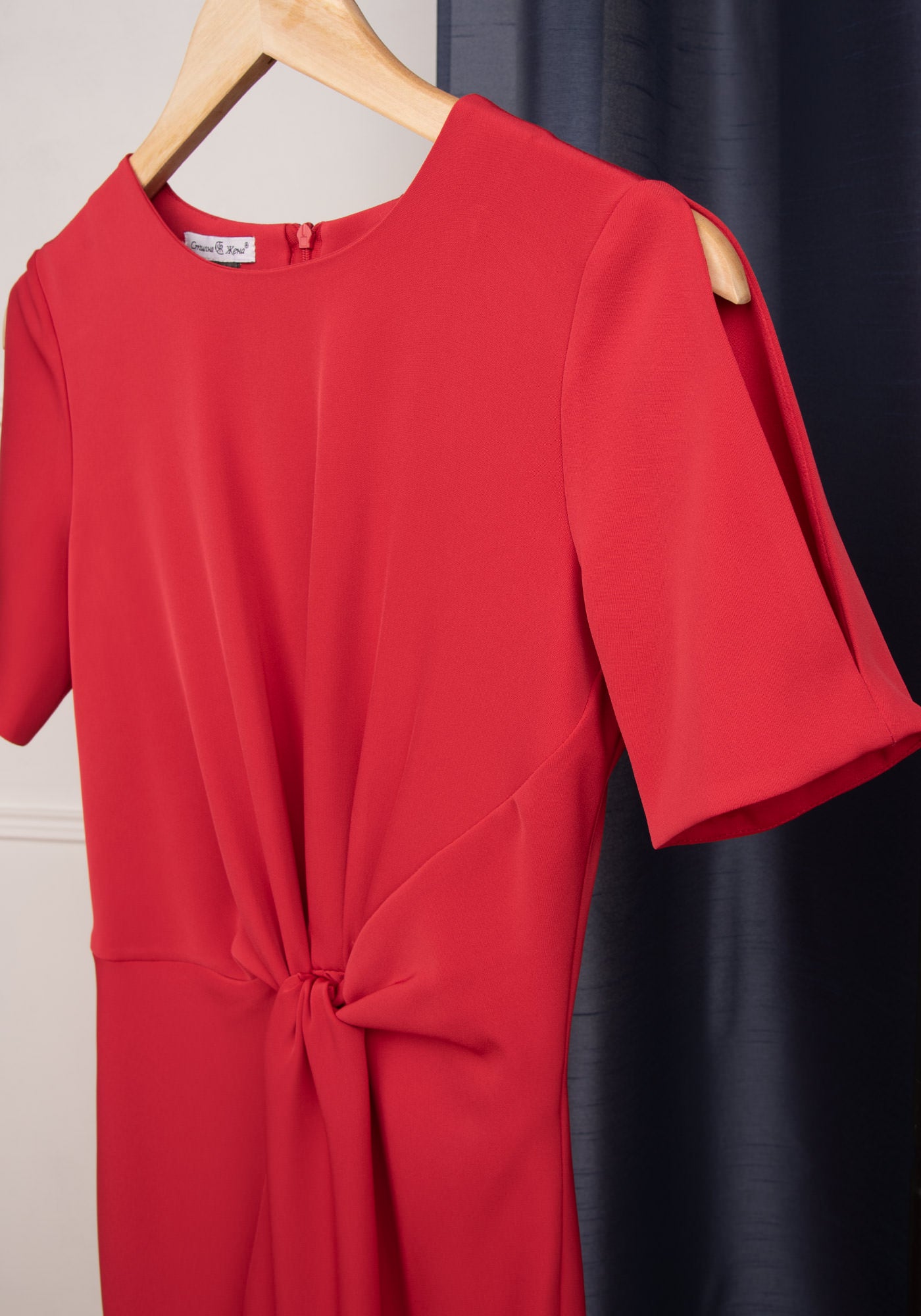 Elegant Twisted Front Occasion Dress in Scarlet