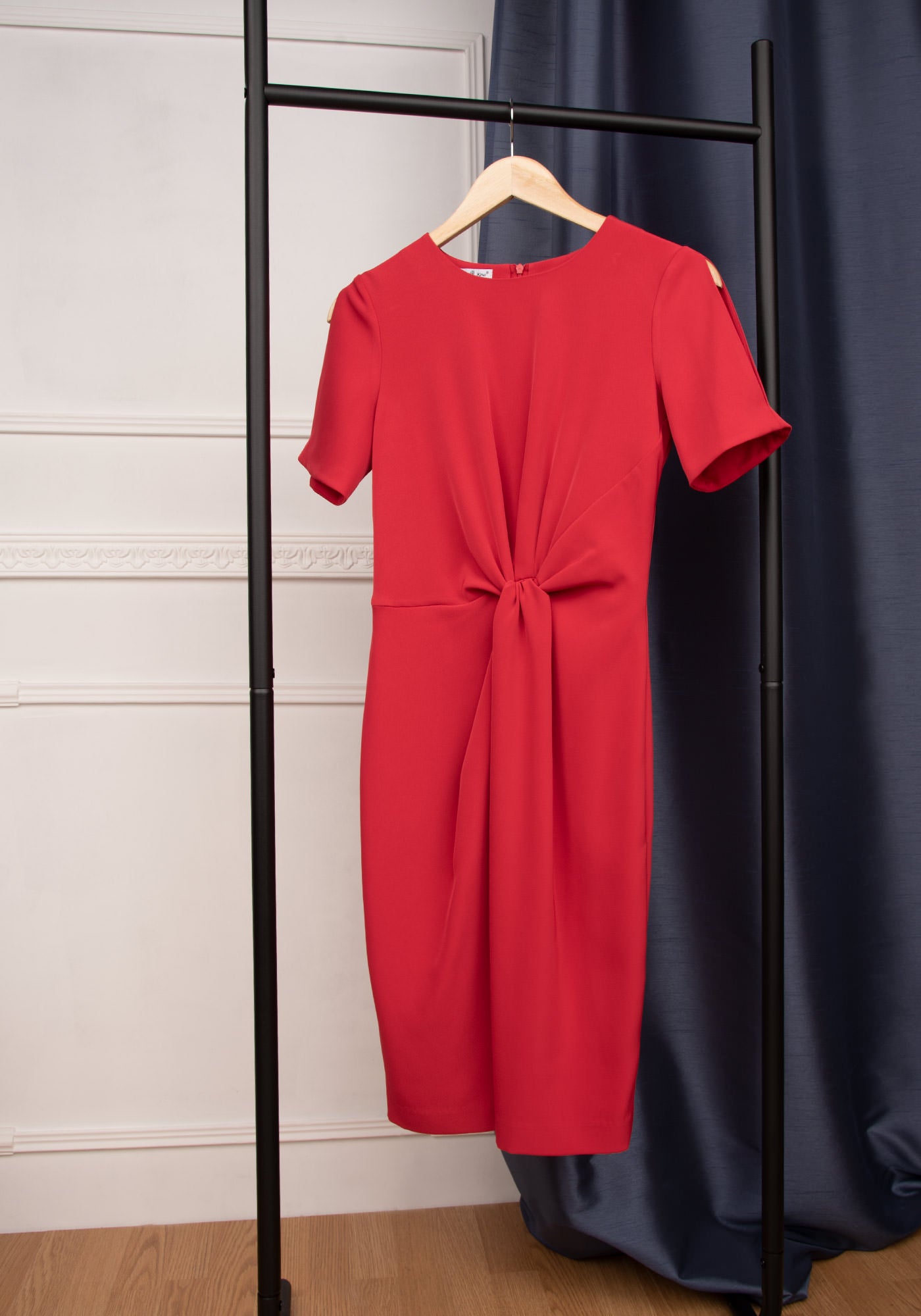 Elegant Twisted Front Occasion Dress in Scarlet