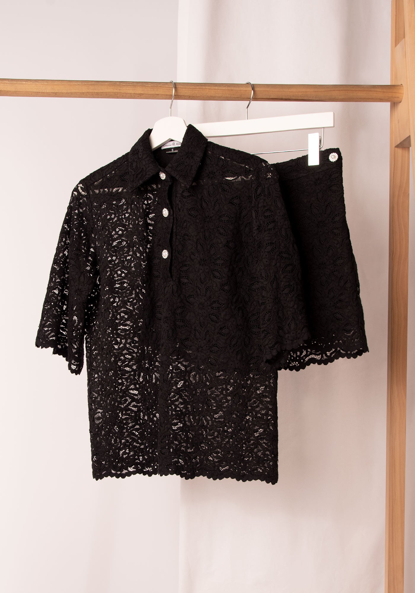 Women's High Waisted Lace Shorts in Black