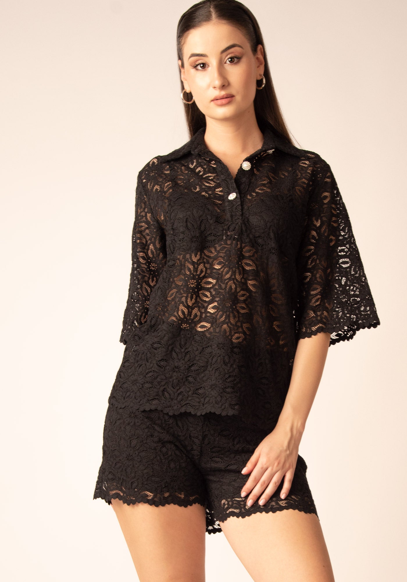 Women's High Waisted Lace Shorts in Black
