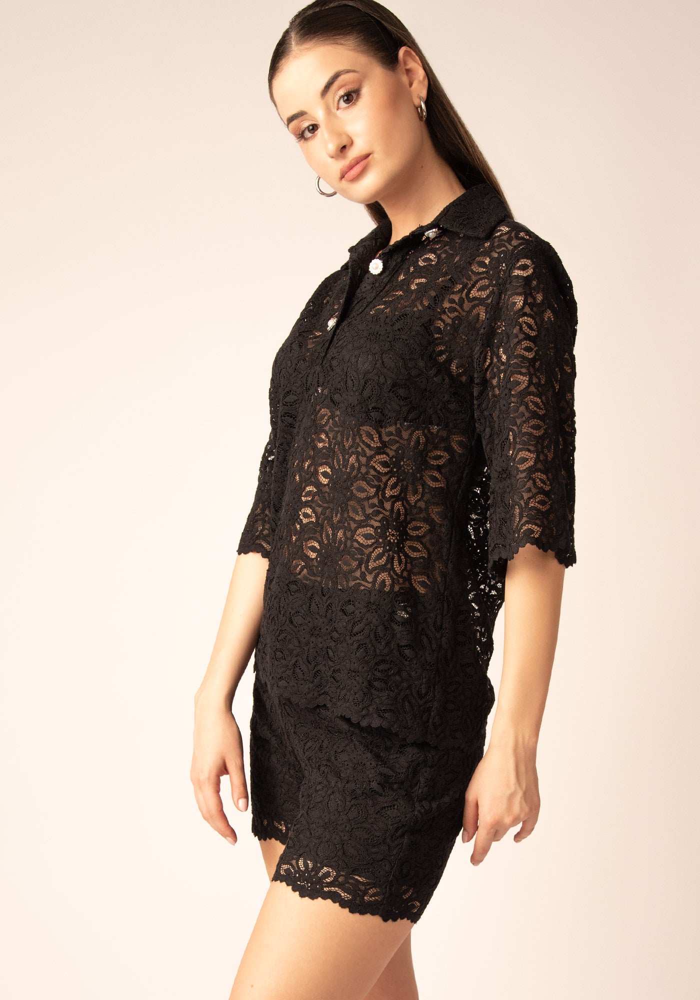 Women's High Waisted Lace Shorts in Black