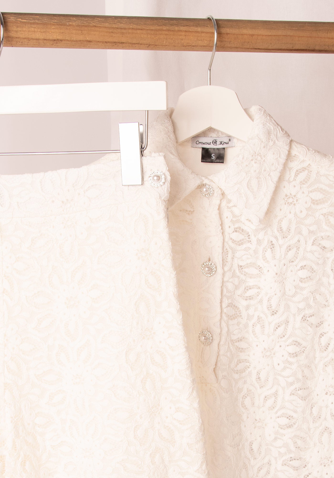 Women's High Waisted Lace Shorts in Ecru