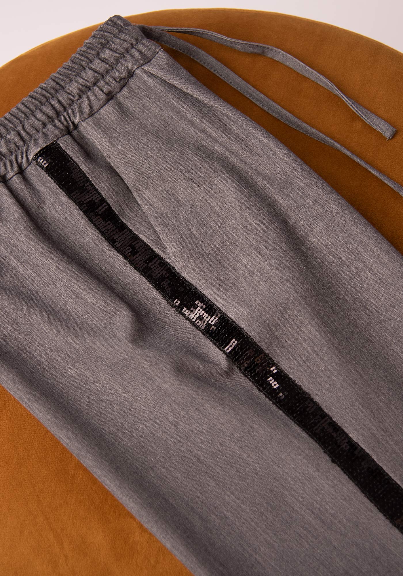 Панталон с Кант от Пайети в Сиво