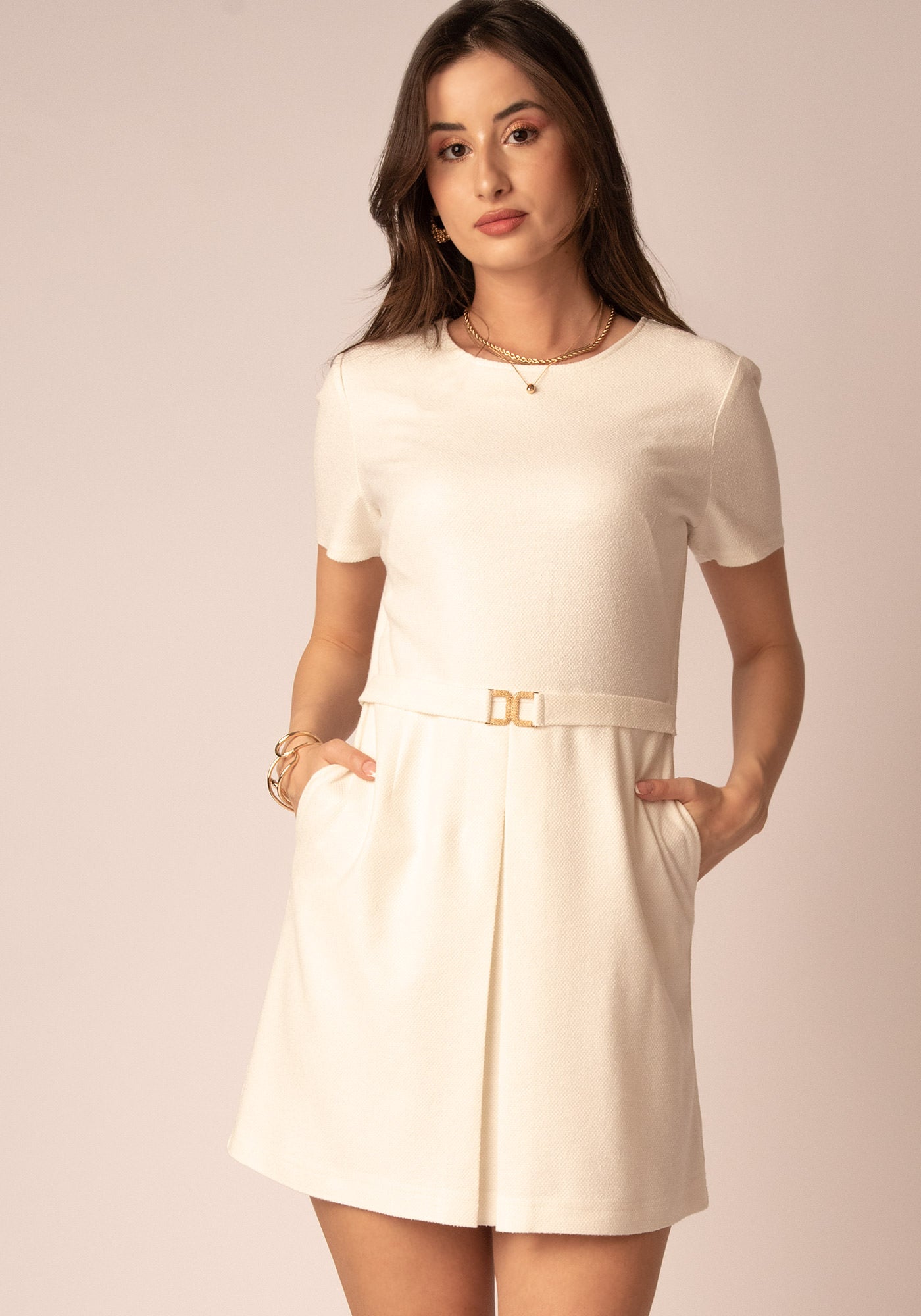 Къса Разкроена Рокля с Колан в Екрю