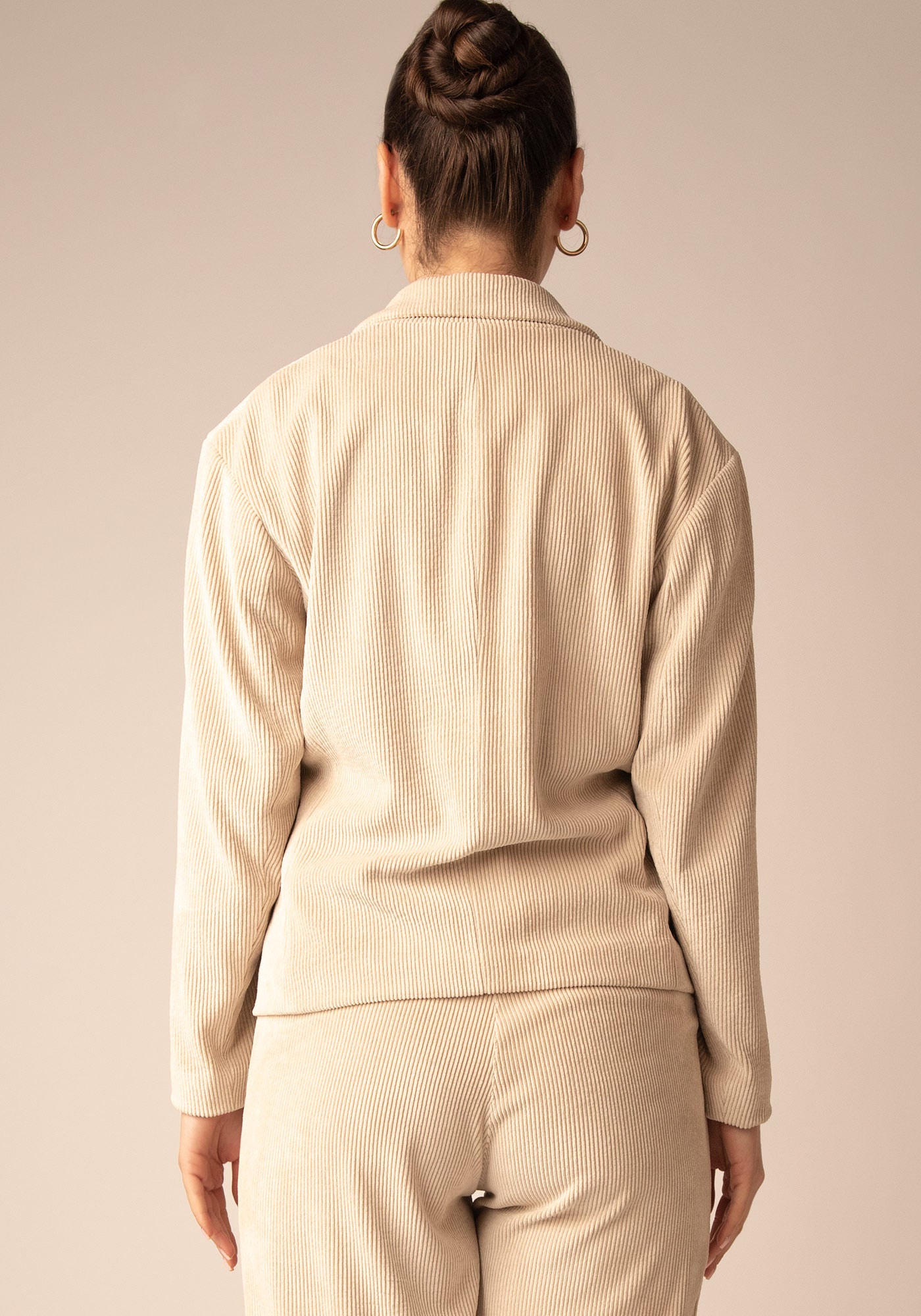 Дамски Блейзер от Кадифе в Бежово