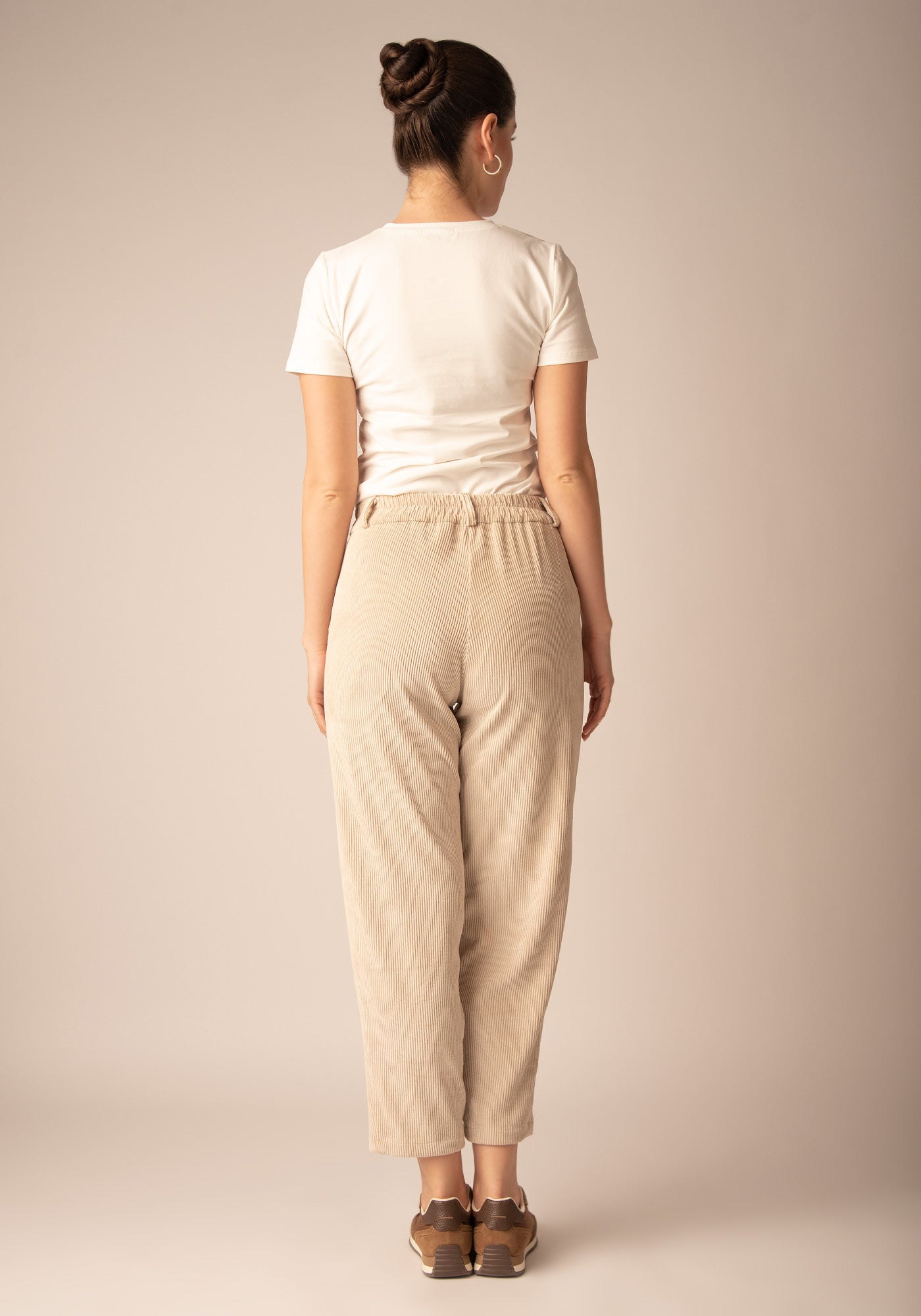 Свободен Дамски Панталон от Кадифе в Бежово