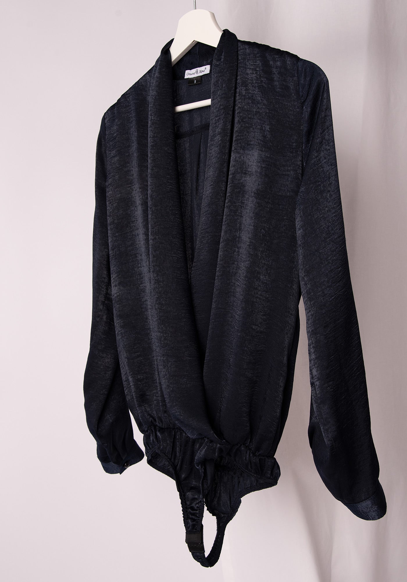 Дамска Риза - Боди Прегърни ме от Сатен в Тъмносиньо