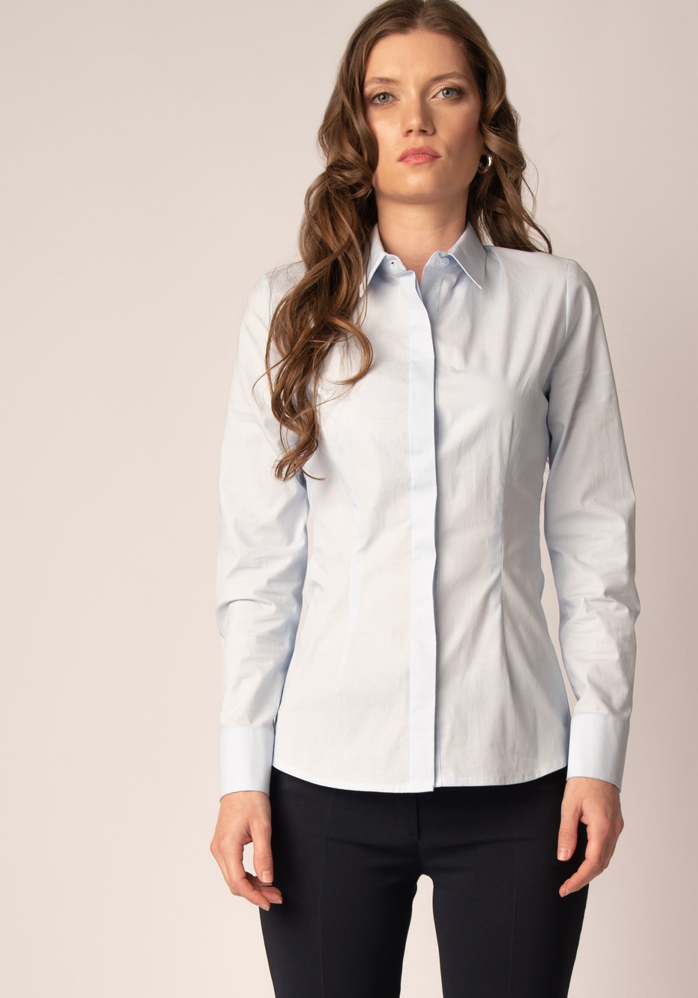 Women's Tailored Cotton Poplin Button up Shirt in Serenity blue
