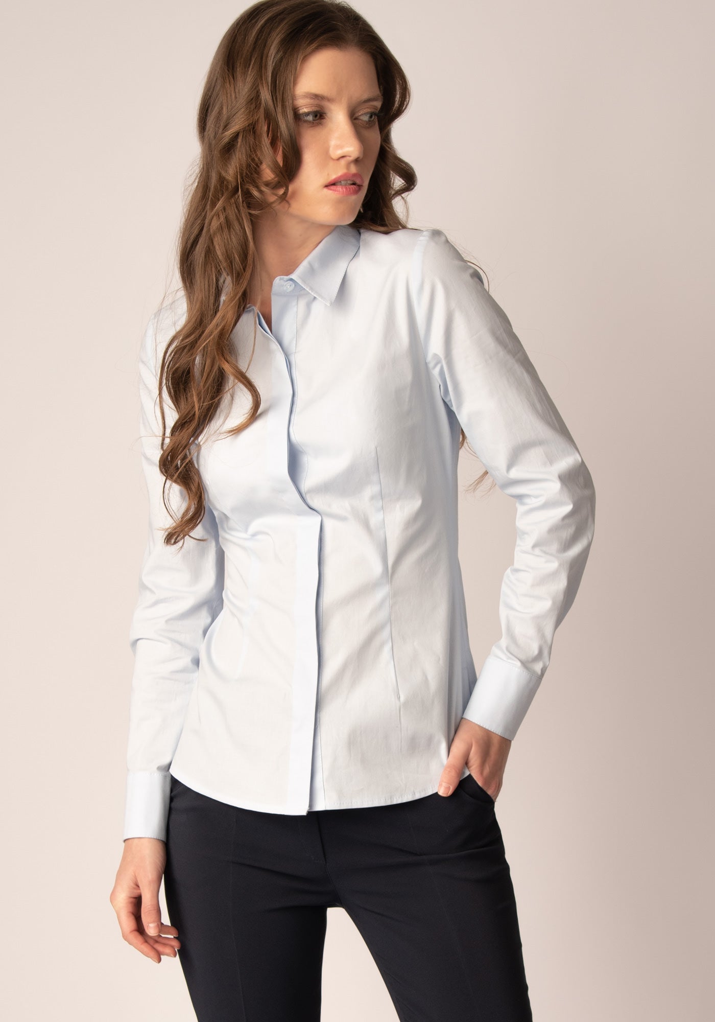 Women's Tailored Cotton Poplin Button up Shirt in Serenity blue