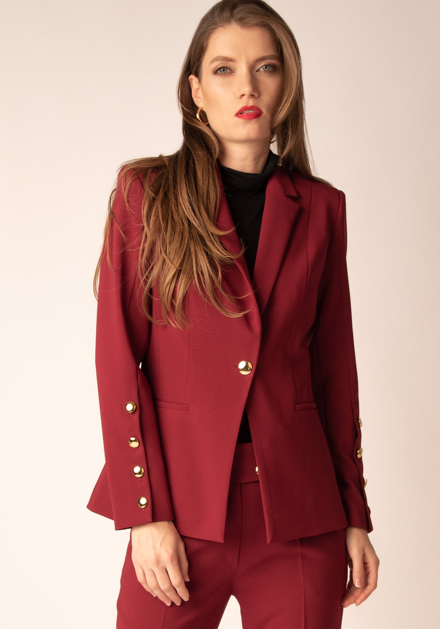 Втален Дамски Блейзер със Златни копчета в Бордо