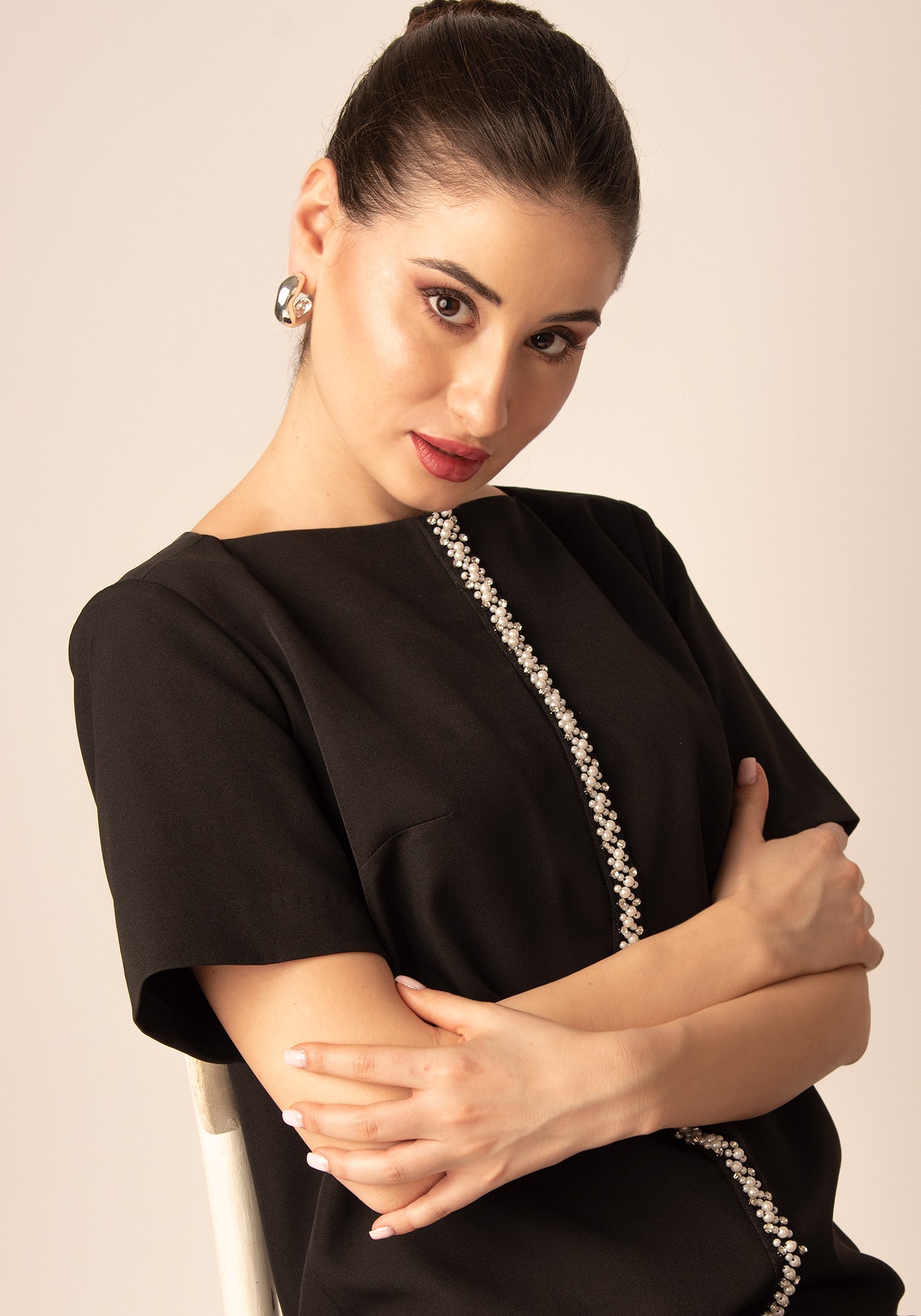 Mini Рокля с Перли в Черно