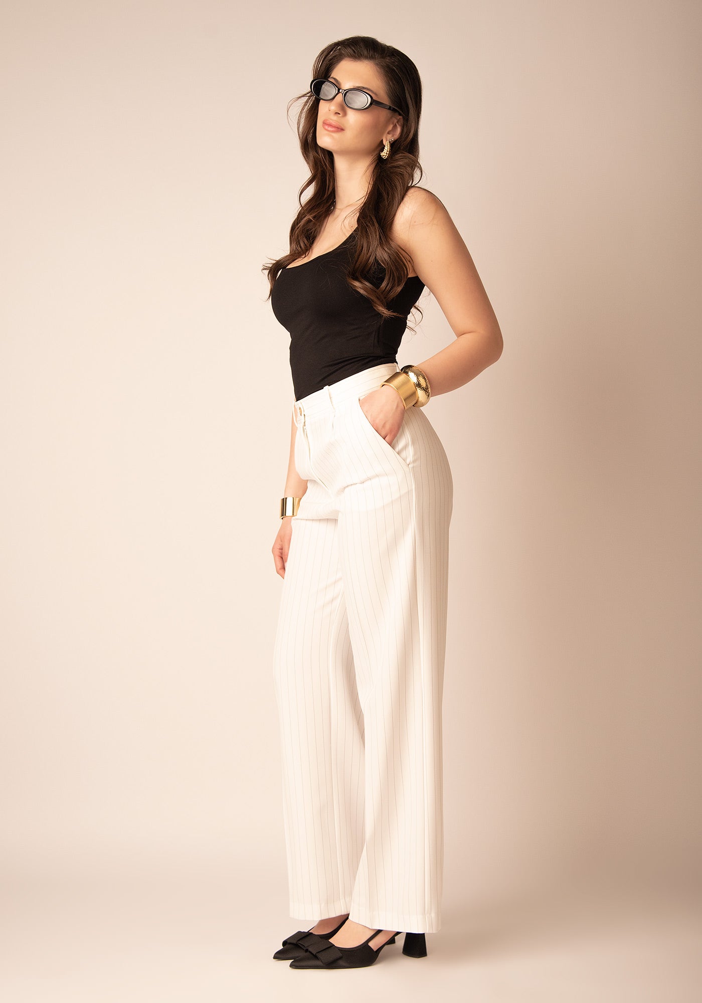 Women's Wide Leg Pleated High Waist Trousers in Pinstripe ecru