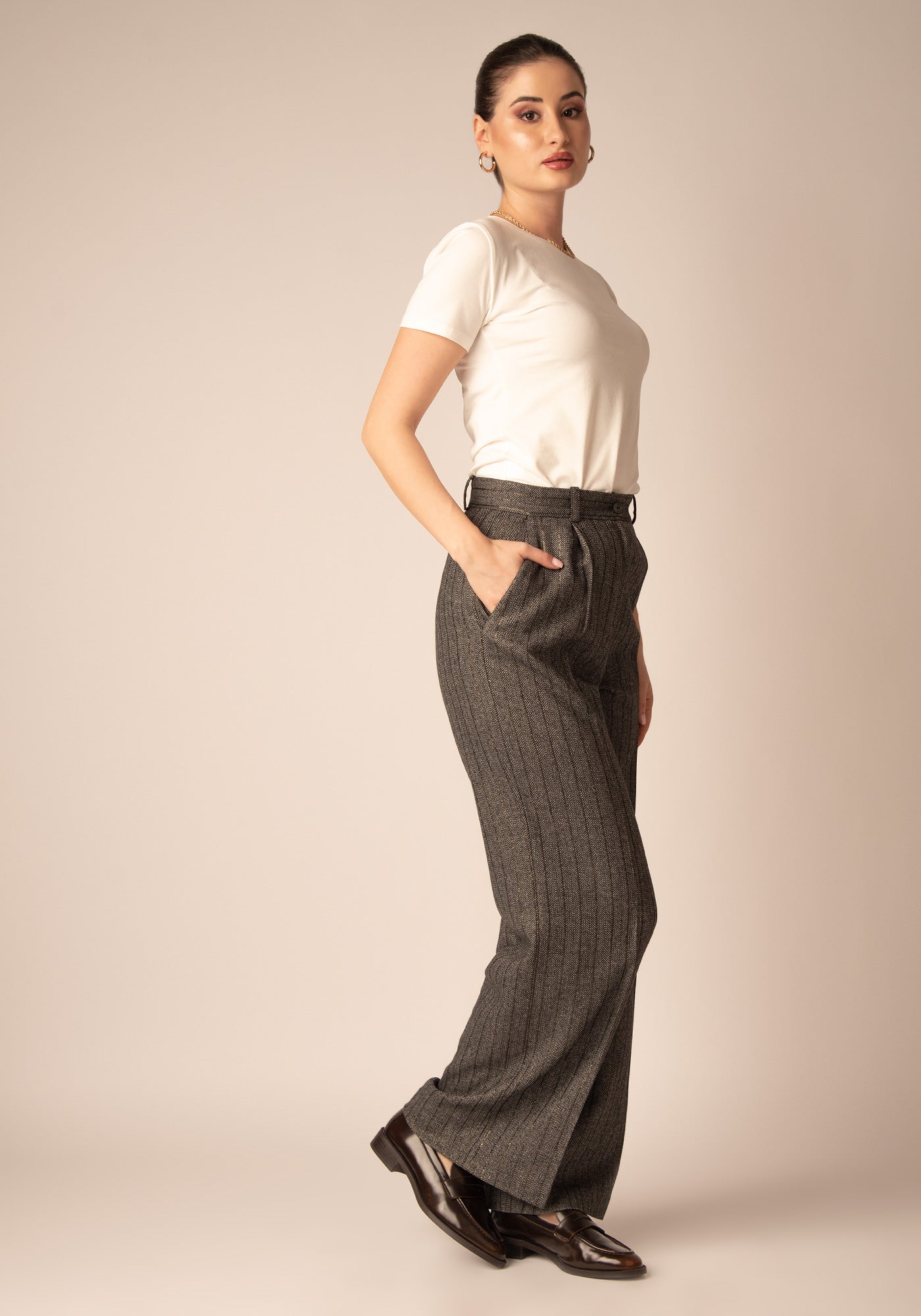 Широк Панталон от Вълнен Микс в Сива рибена кост