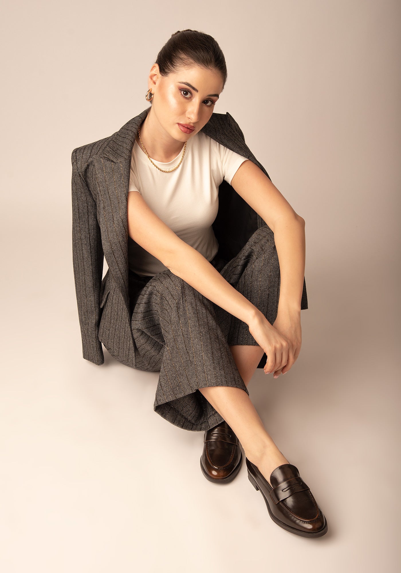 Широк Панталон от Вълнен Микс в Сива рибена кост