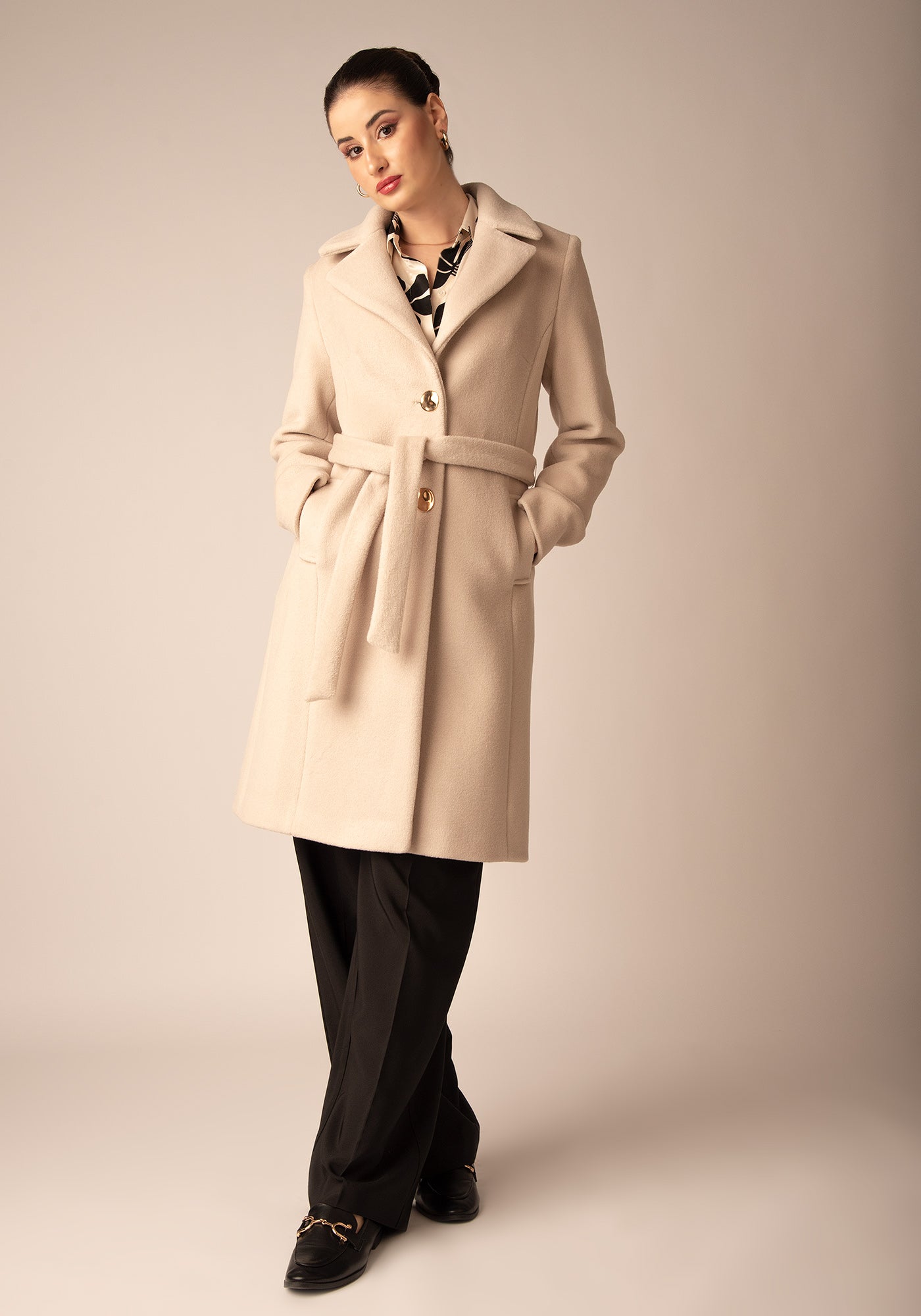 Women's Tailored Wool blend Coat in Beige