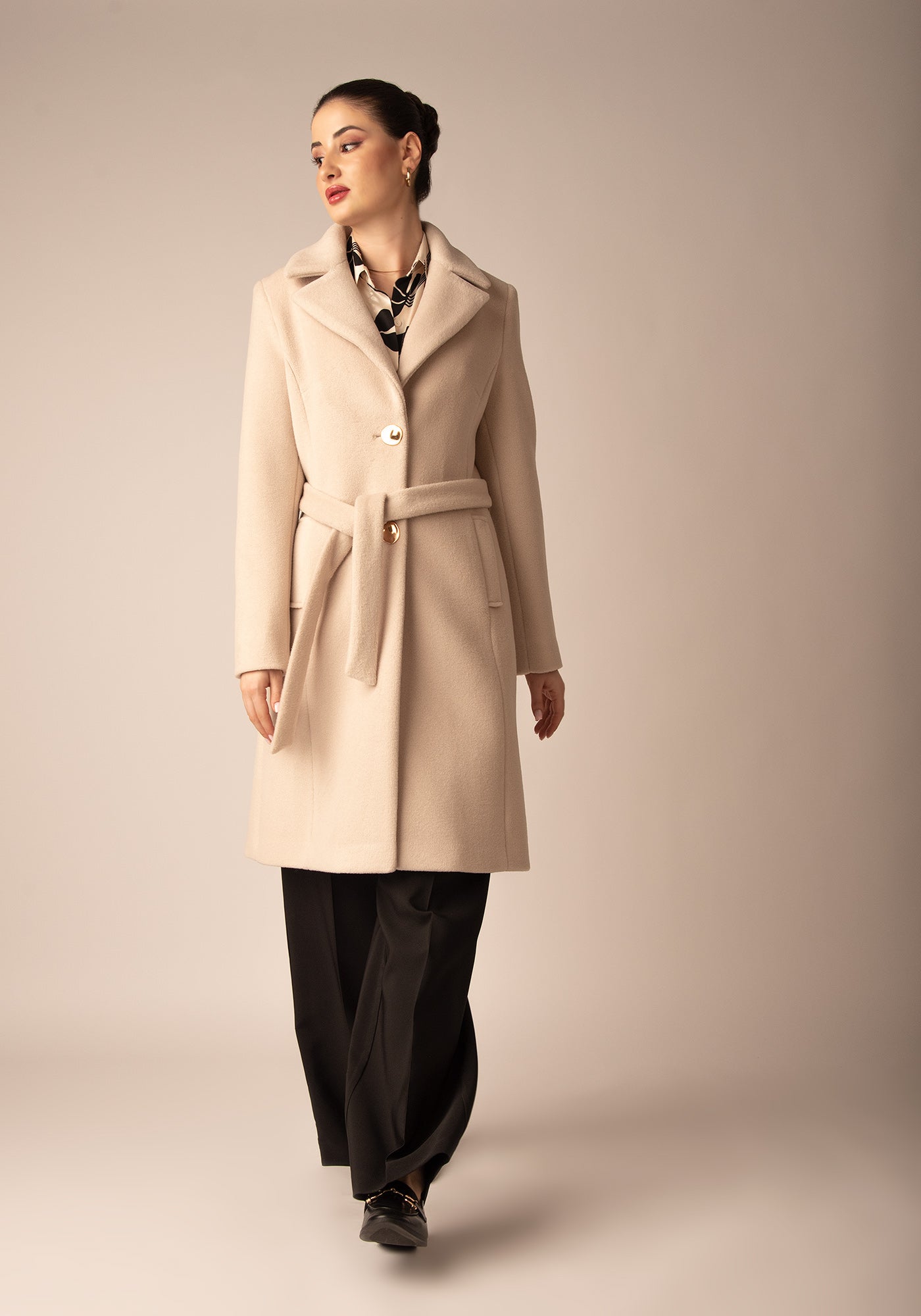 Women's Tailored Wool blend Coat in Beige