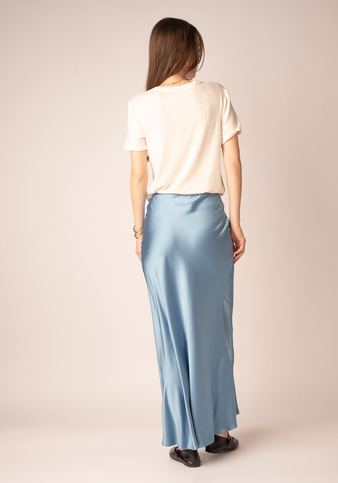 Дълга Пола от Сатен в Светлосиньо