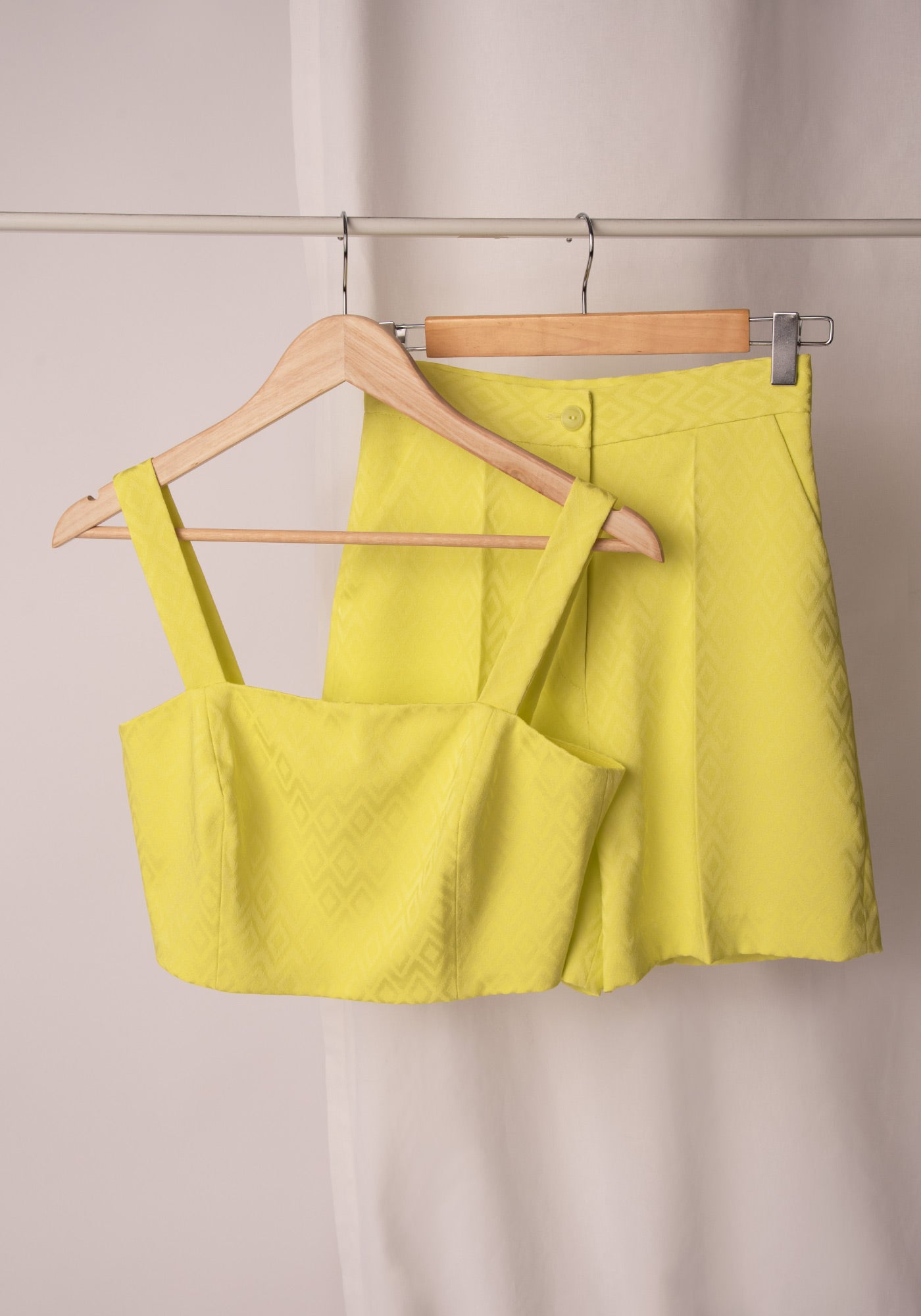 High Waisted Shorts in Lime Jacquard