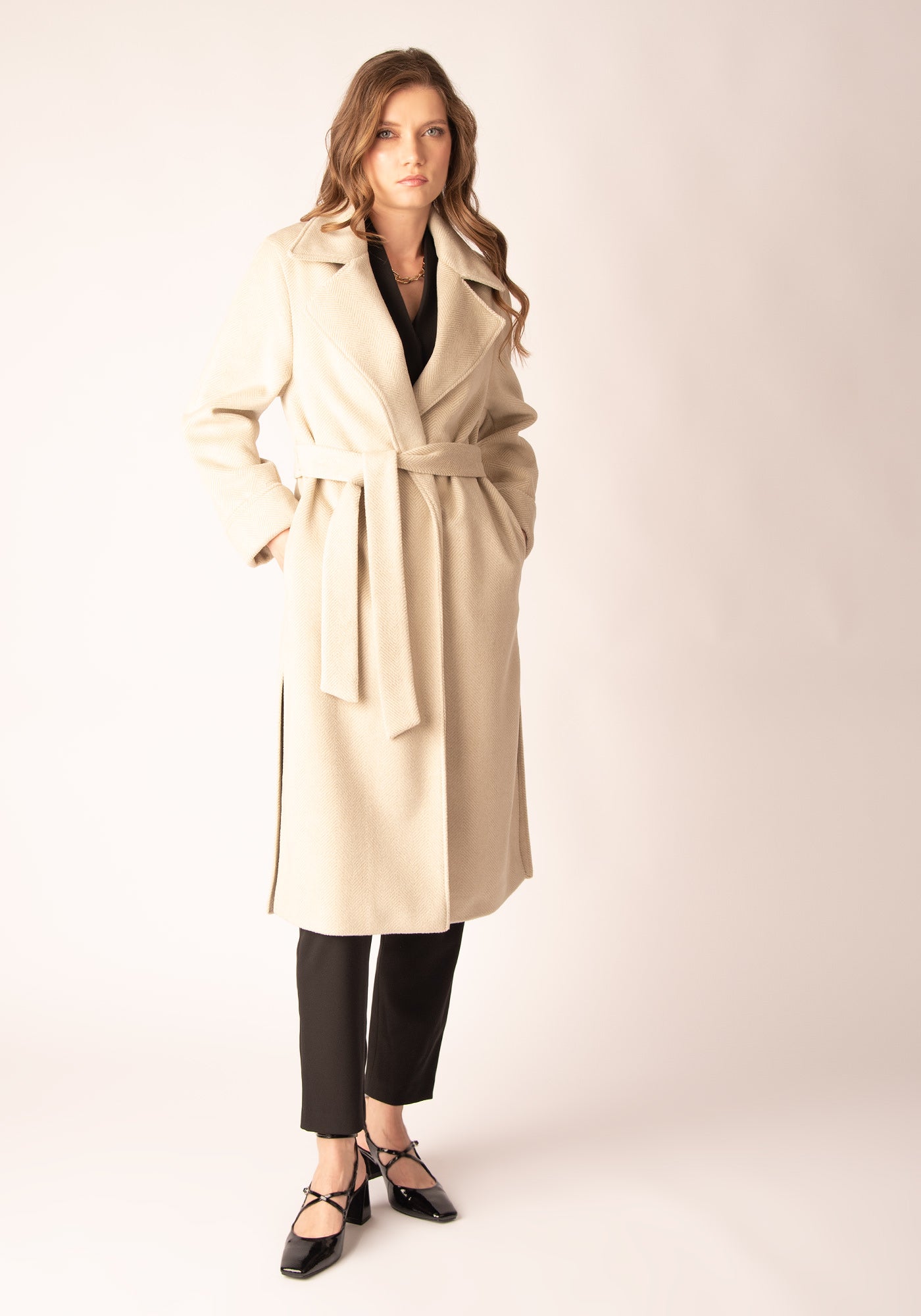 Дълго Дамско Палто със съдържание на Вълна в Бежово