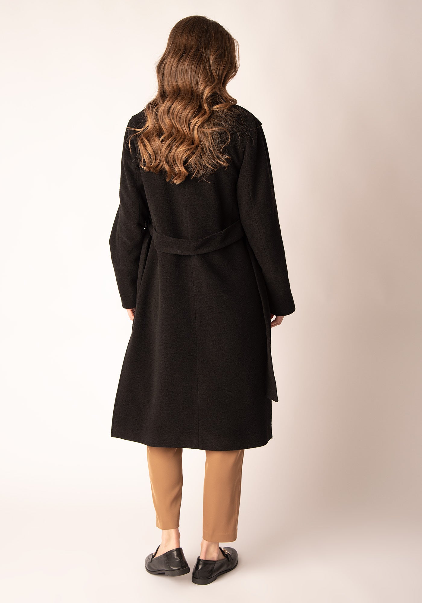 Дълго Дамско Палто със съдържание на Вълна в Черно