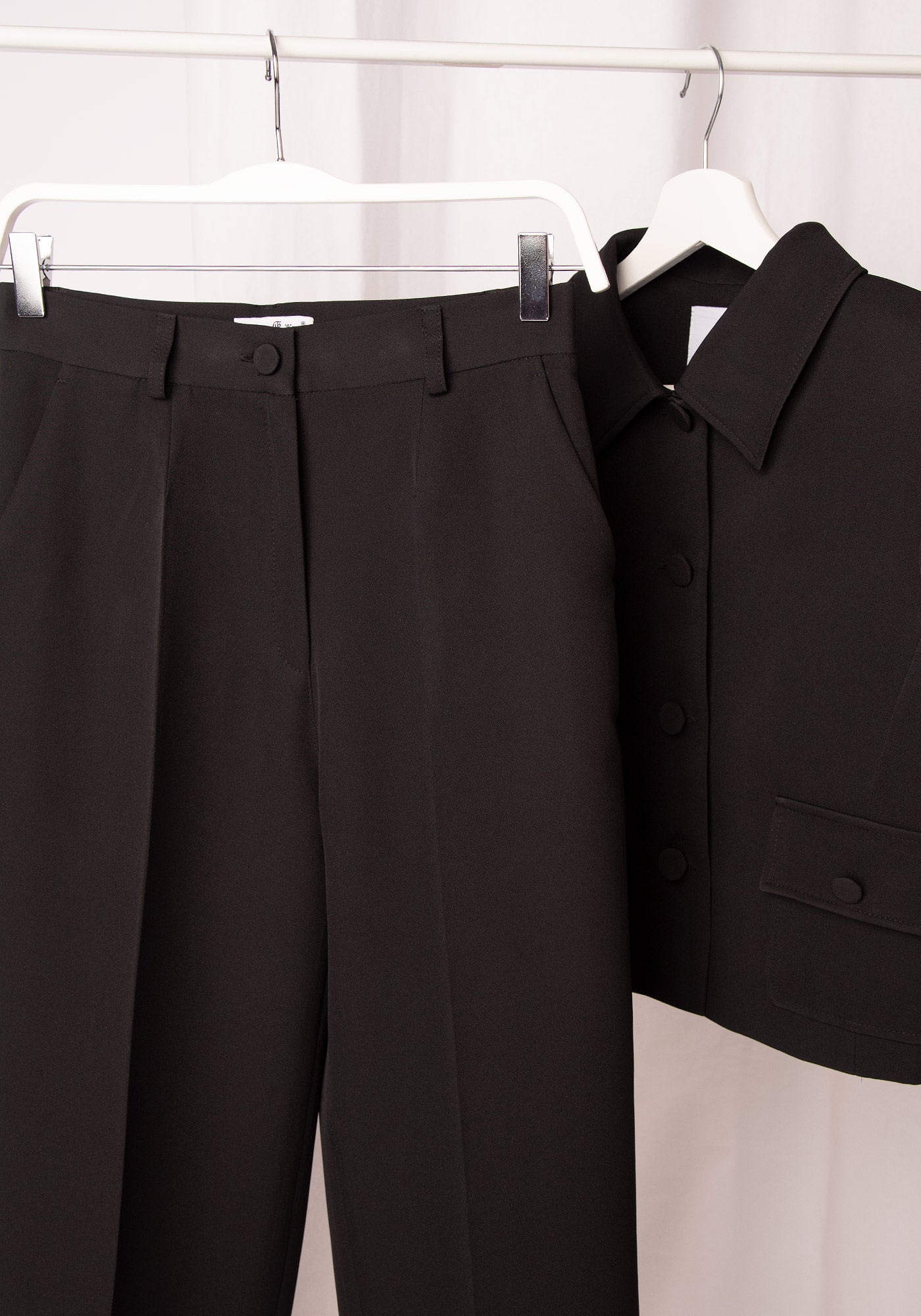 Дамски Панталон с Прав Силует в Черно