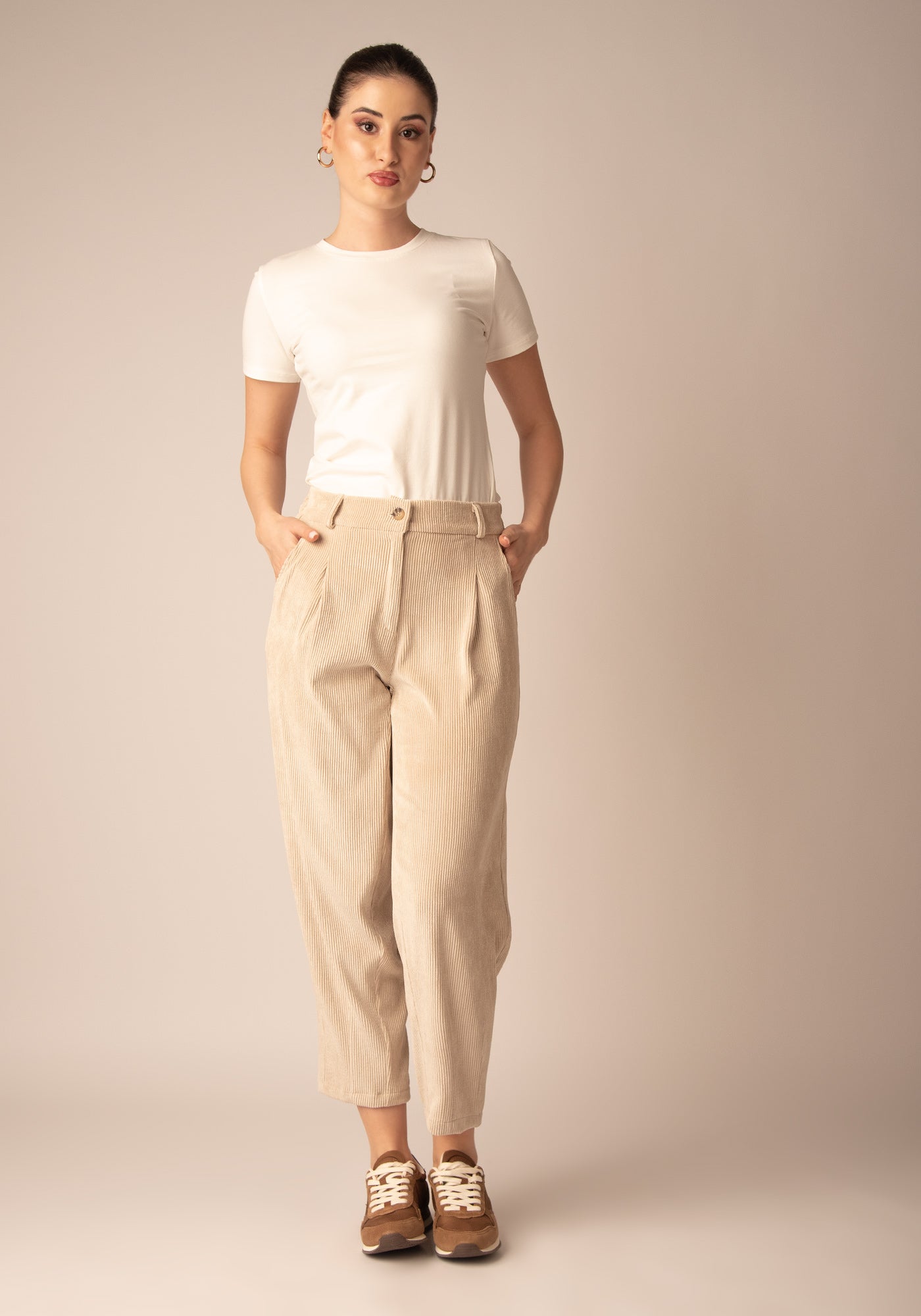 Свободен Дамски Панталон от Кадифе в Бежово