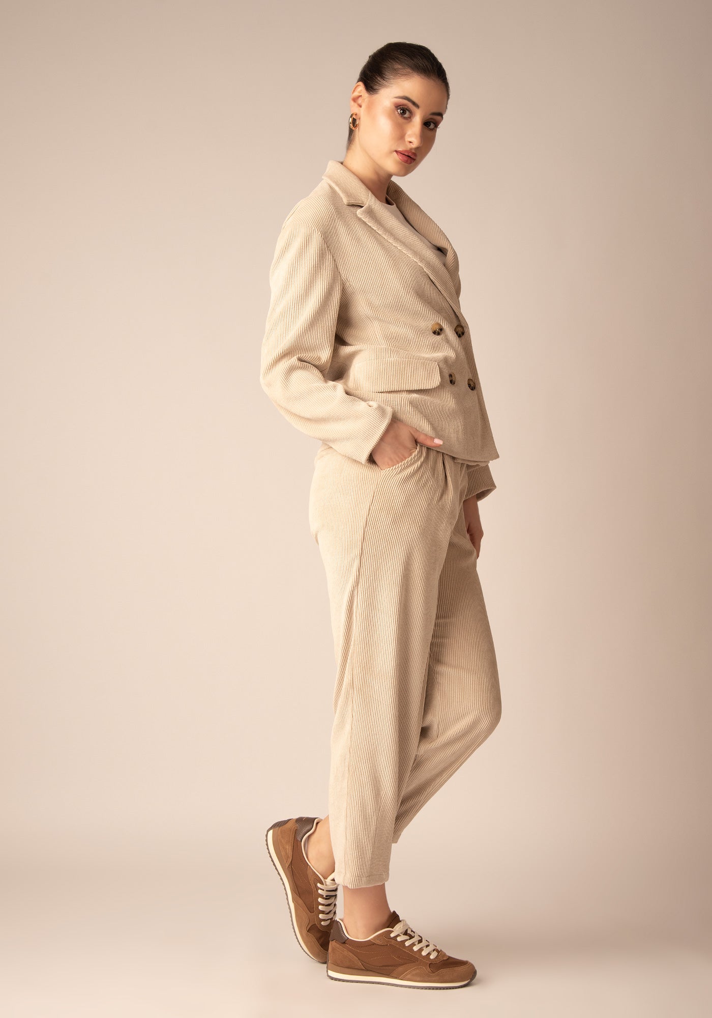 Свободен Дамски Панталон от Кадифе в Бежово