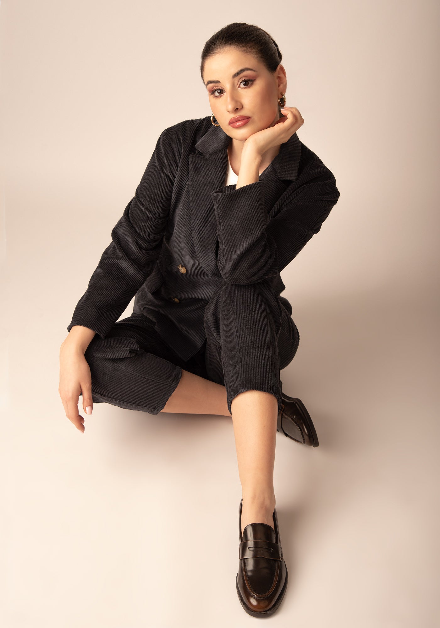 Свободен Дамски Панталон от Кадифе в Сиво