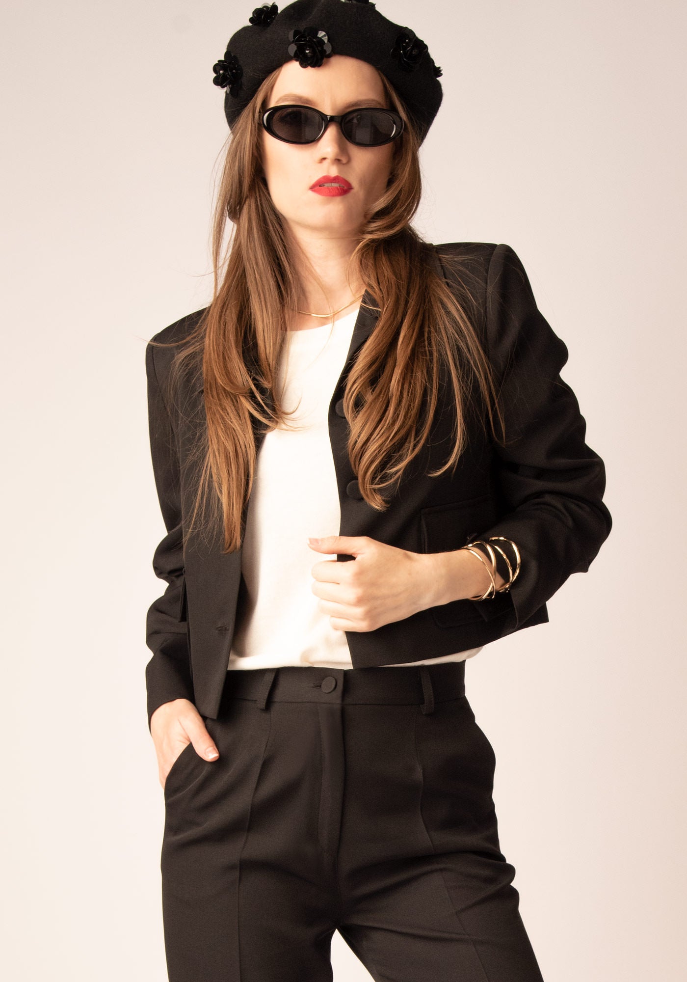 Късо Дамско Сако в Черно