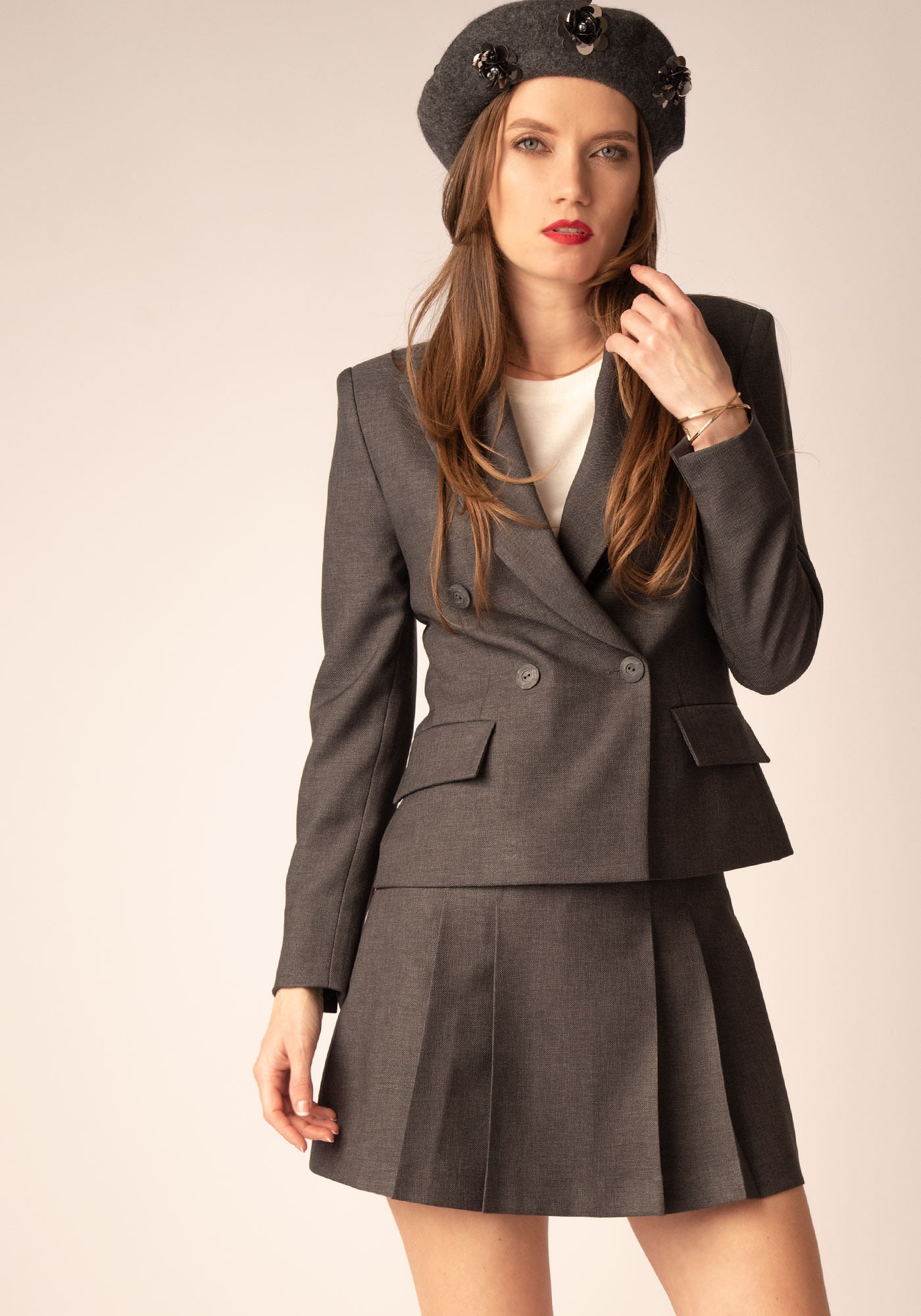 Мини Пола с Плисета в Сиво