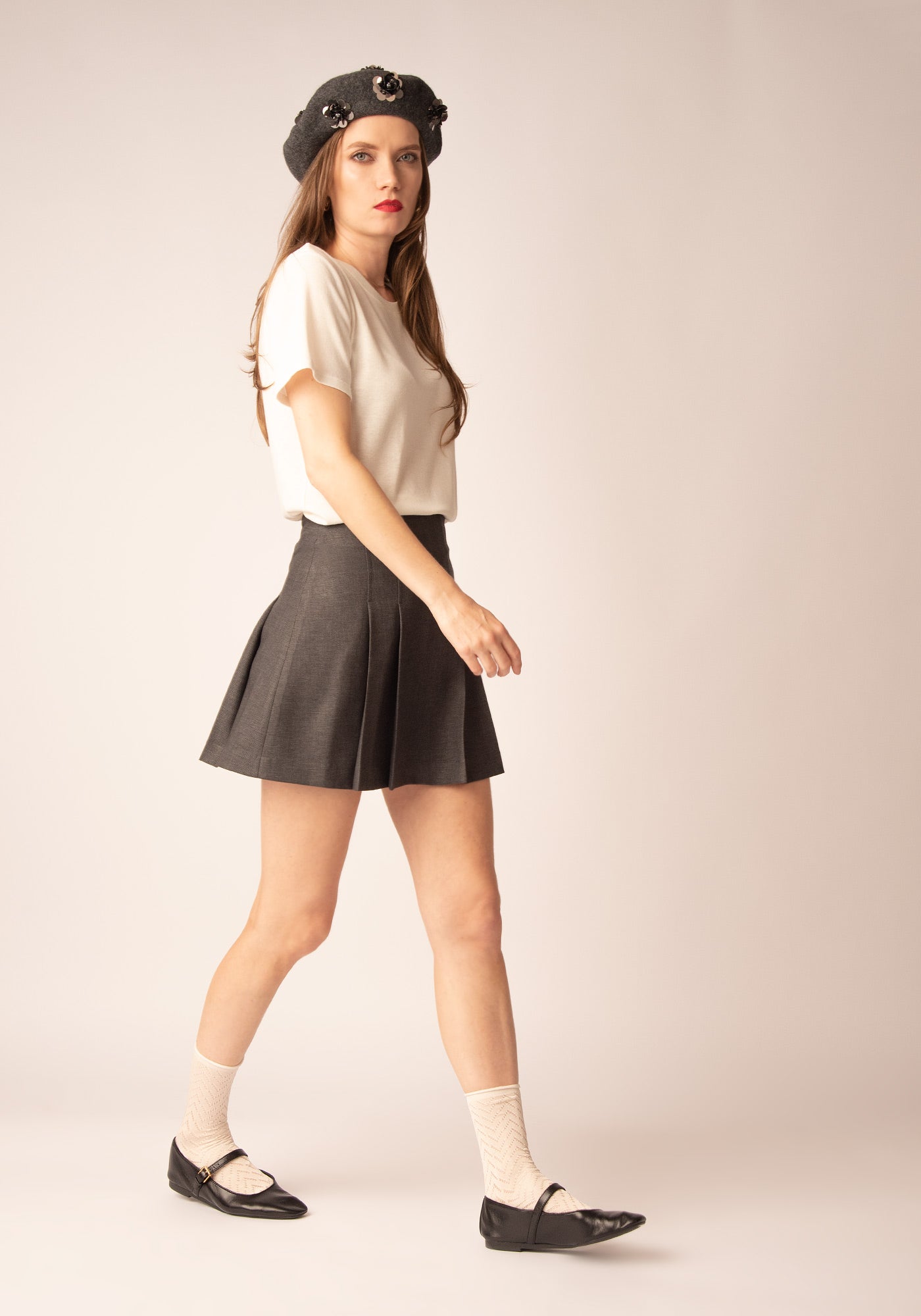 Мини Пола с Плисета в Сиво