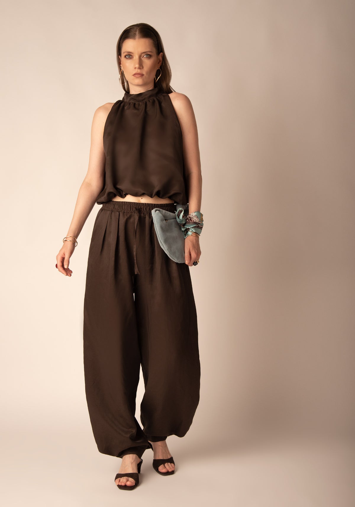 Relaxed Barrel Leg Trousers in Brown