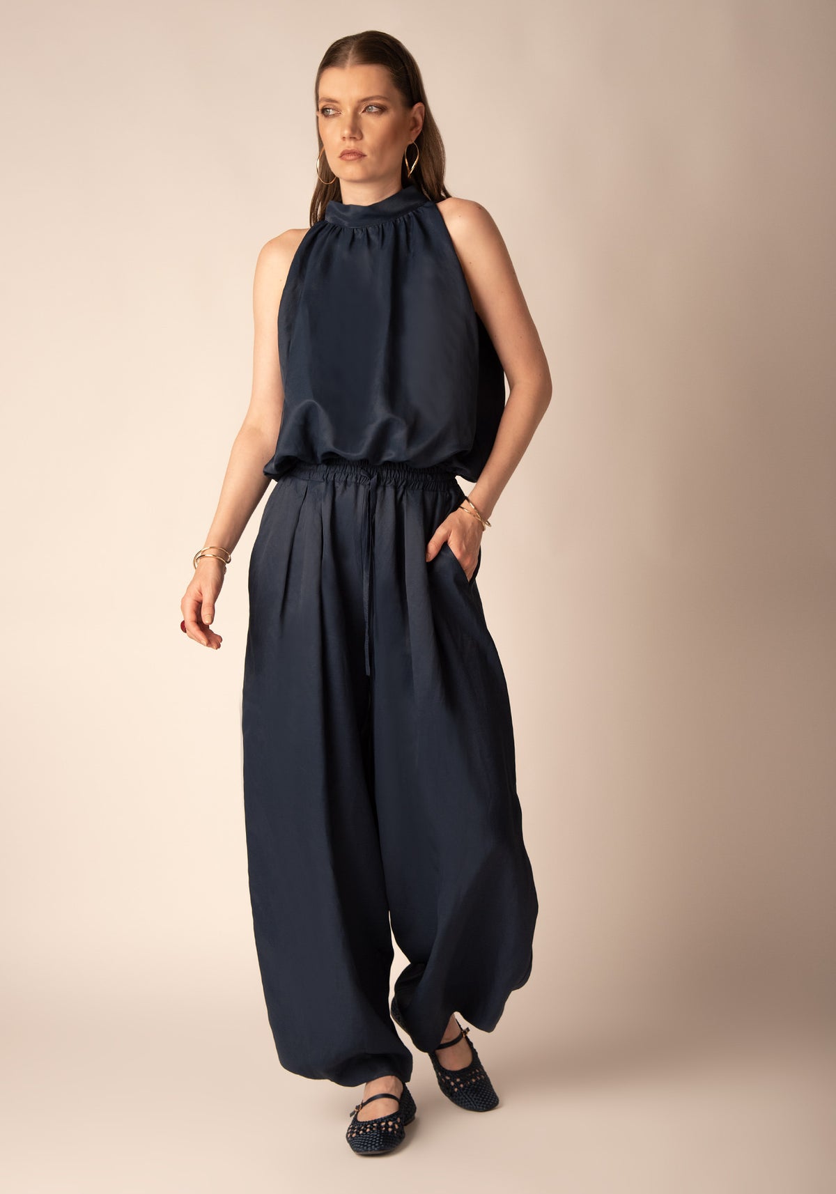 Relaxed Barrel Leg Trousers in Navy