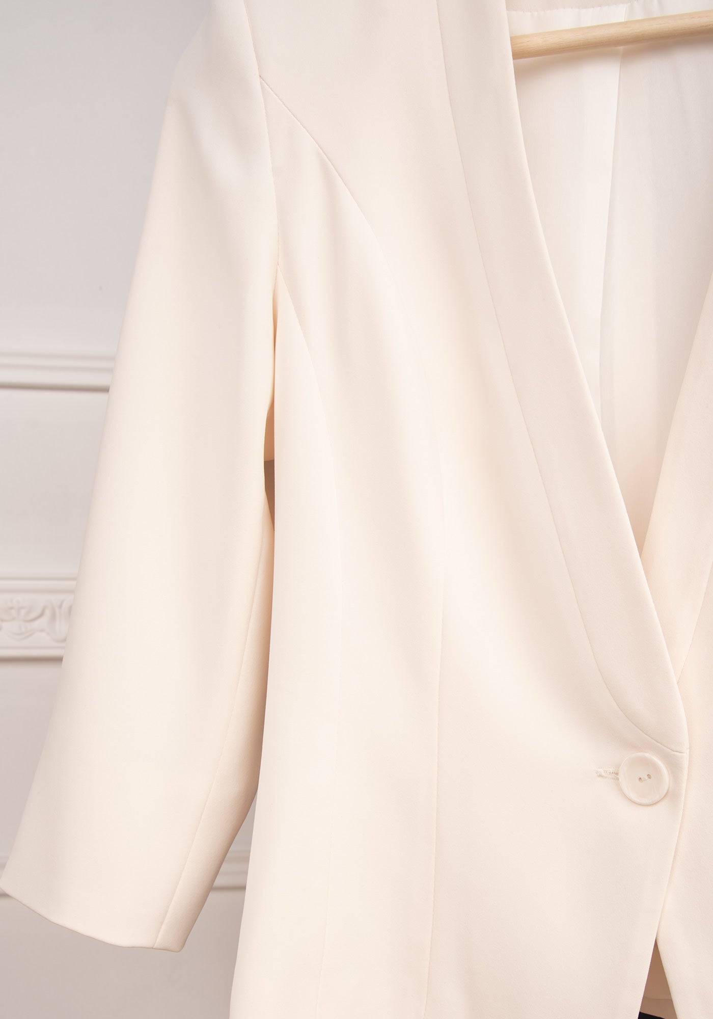 Women's Tailored Single breasted Blazer with Cropped Sleeves in Ecru