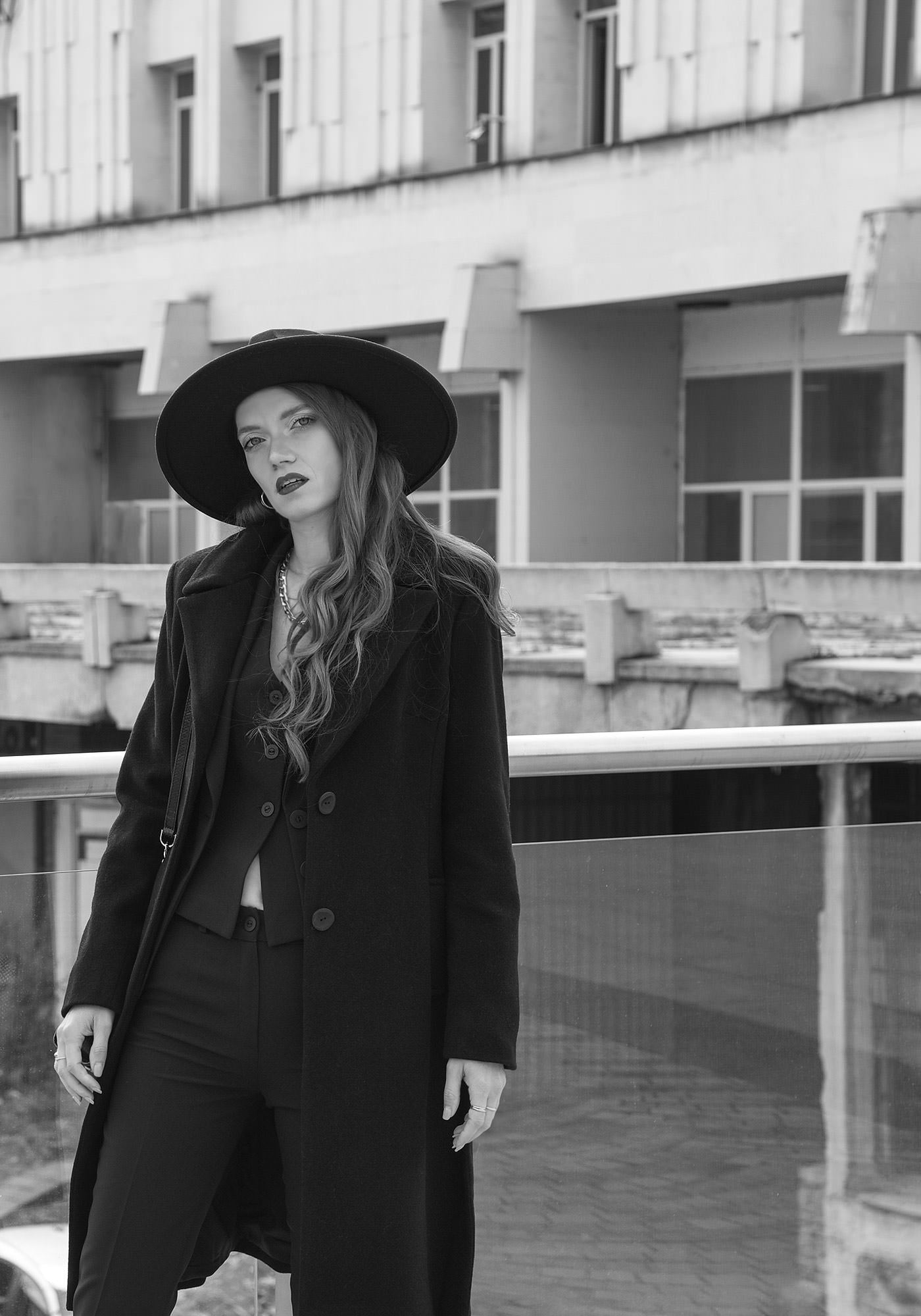 Women's Tailored Cashmere blend Coat in Black